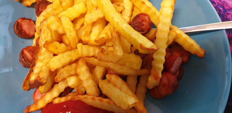 Pommes-mit-Frankfurter